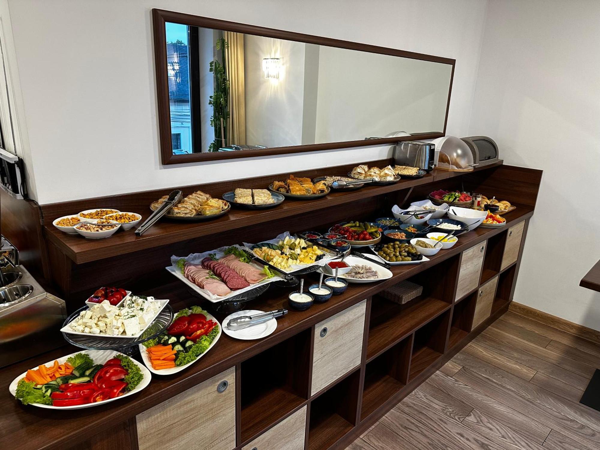 Bernardazzi Grand Hotel&SPA Chişinău Esterno foto